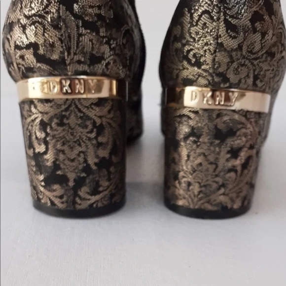 DKNY Corrie Black Gold Brocade Damask Boots 8 Beautiful in Person Never Worn - Picture 2 of 3